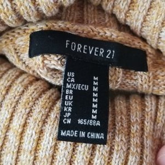 EUC Forever 21 Cropped Turtleneck Sweater - Picture 4 of 5